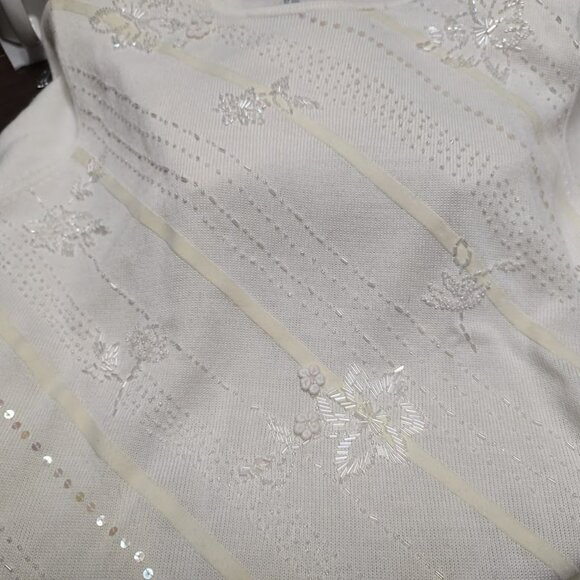 New Alfred Dunner Ivory Colored Beaded Flower Design Sweater Size Women's XL - Picture 2 of 2